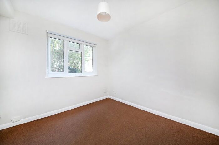 2 Bedroom Flat To Rent In Bromfelde Road, Clapham North, SW4