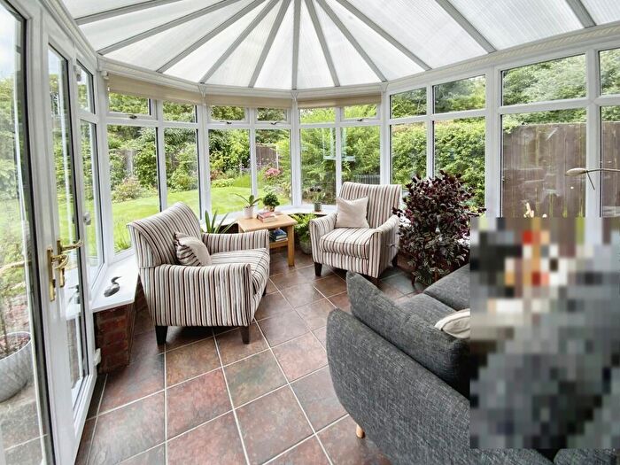4 Bedroom Detached House For Sale In Mansfield Court, Newland Park, Hull, HU5