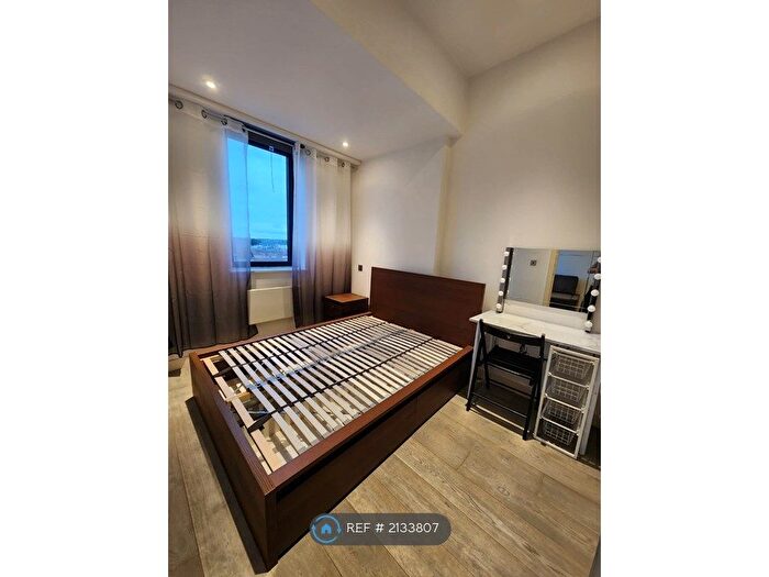 1 Bedroom Flat To Rent In Verona Apartments, Slough, SL1