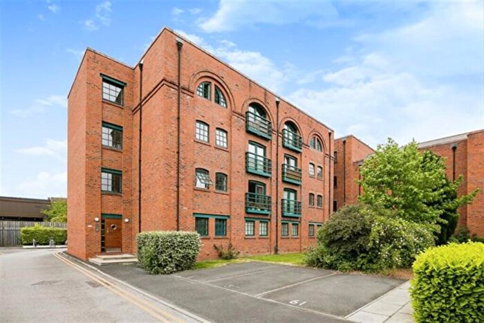 2 Bedroom Flat To Rent In Wharton Court, Hoole Lane, Chester, CH2