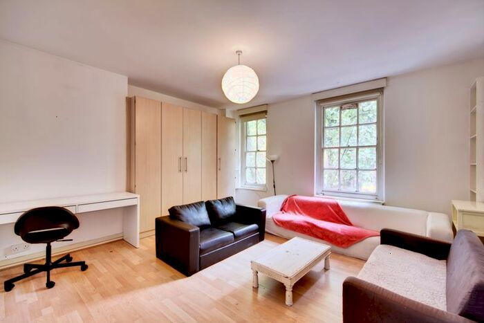 2 Bedroom Flat To Rent In Portpool Lane, London, EC1N