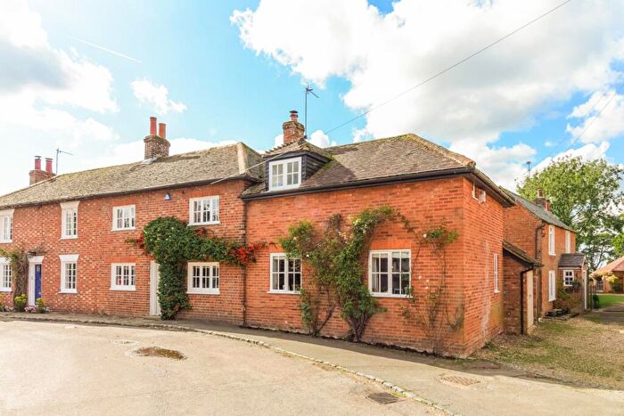 4 Bedroom Semi-Detached House For Sale In High Street, Weedon, Buckinghamshire, HP22
