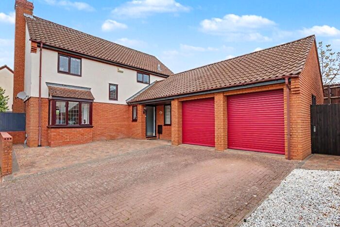 4 Bedroom Detached House For Sale In Barham Road, Stevenage, Hertfordshire, SG2