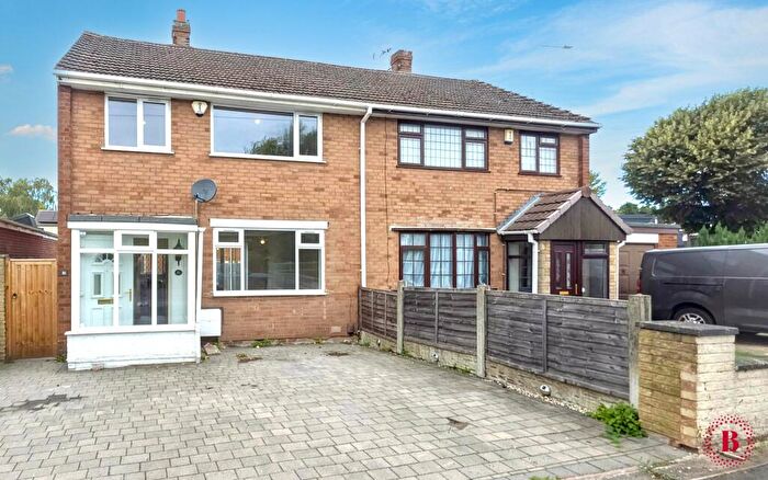 3 Bedroom Semi-Detached House For Sale In Brook End, Fazeley, B78