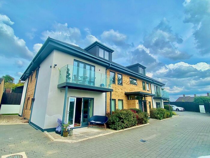 1 Bedroom Flat To Rent In Cityview Apartments, Chigwell, IG7