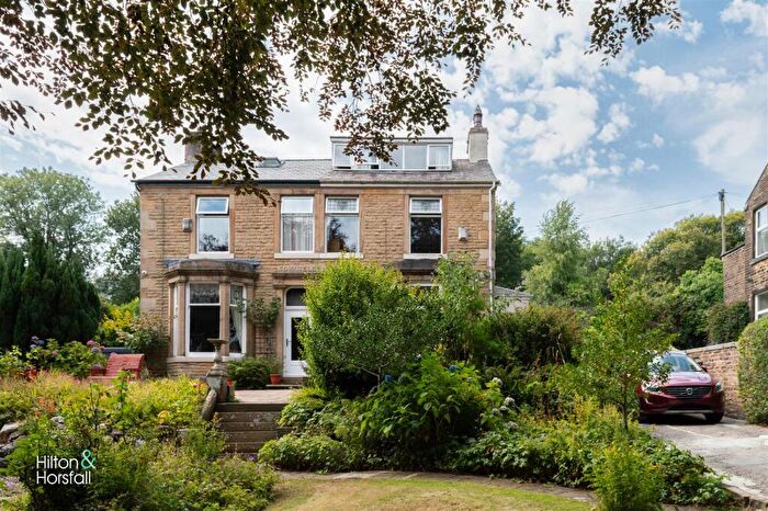 3 Bedroom Semi-Detached House For Sale In Brooklands Road, Burnley, BB11