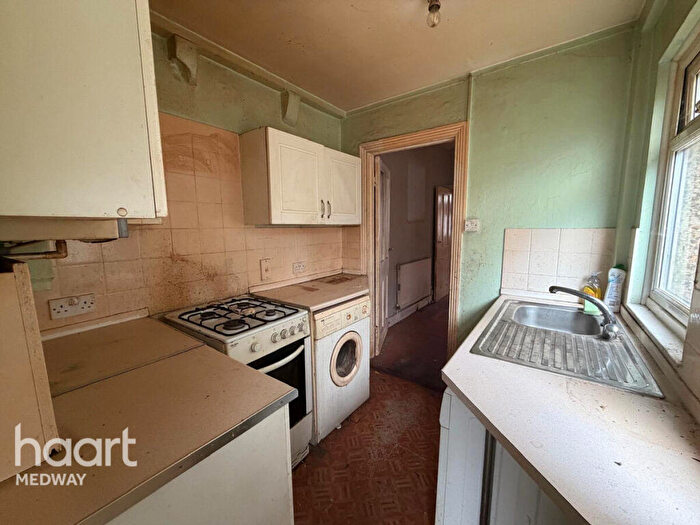 3 Bedroom Terraced House For Sale In All Saints Road, Gravesend, DA11