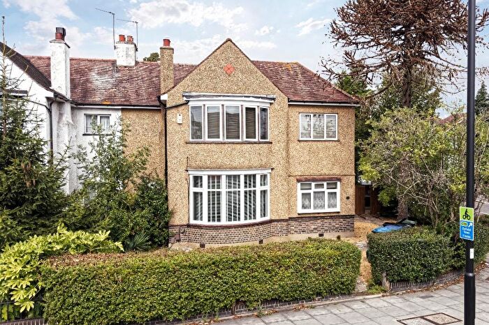 1 Bedroom Flat To Rent In Green Lanes, London, N21