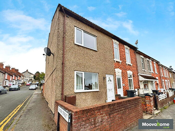 2 Bedroom Terraced House To Rent In Crombey Street, Swindon, SN1