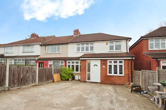 6 Bedroom Semi Detached House To Rent In Eastcote Lane, Harrow, HA2