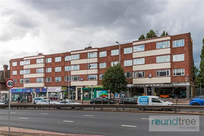 4 Bedroom Apartment To Rent In Kennyland Court, Hendon Way, NW4