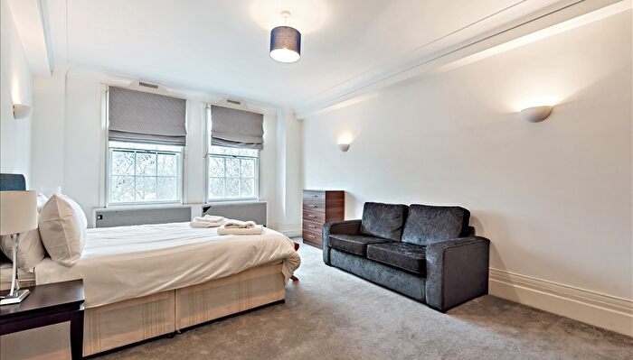 5 Bedroom Apartment To Rent In Park Road, London, NW8