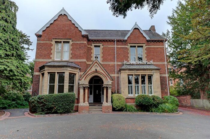 2 Bedroom Apartment For Sale In Guys Cliffe Avenue, Leamington Spa, CV32