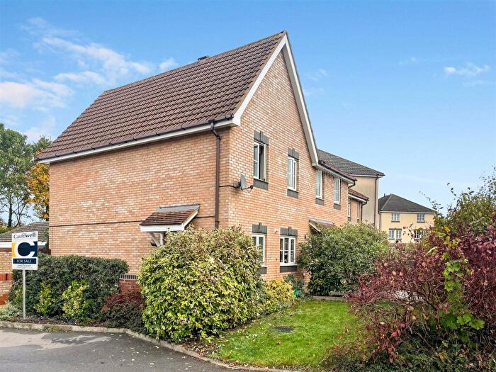 3 Bedroom End Of Terrace House For Sale In Netley Court, Monkston, MK10