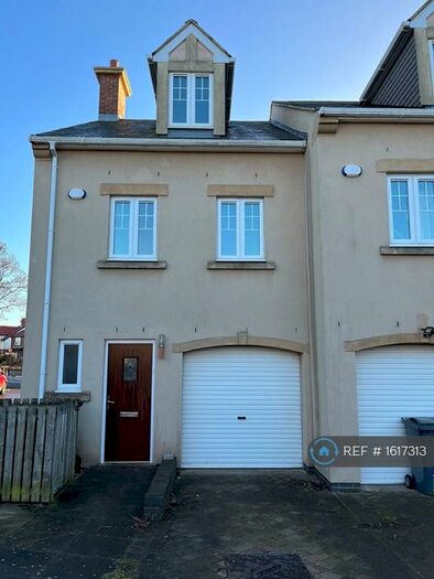 4 Bedroom End Of Terrace House To Rent In Churchill Court, Whitley Bay, NE25