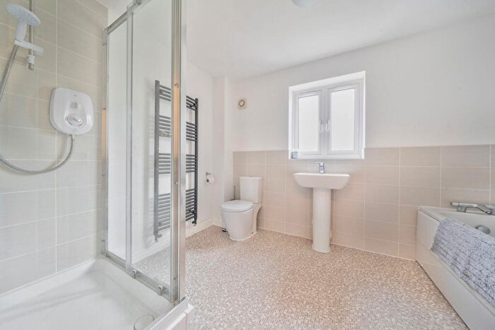 4 Bedroom Detached House For Sale In Silks Way, Andover, SP11