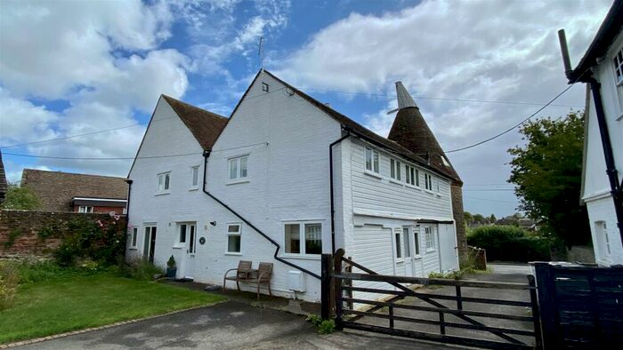 3 Bedroom Apartment To Rent In Chapel Street, East Malling, ME19