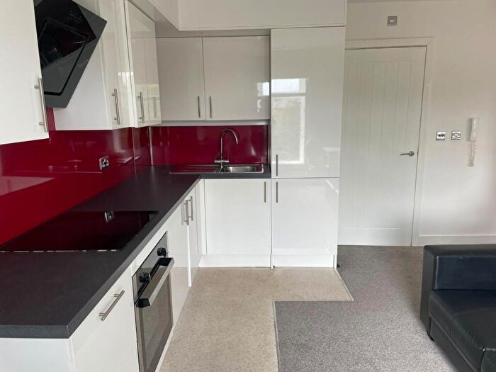 Studio To Rent In Flat, Glossop Road, S10