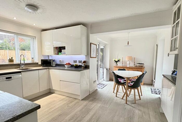 4 Bedroom Detached House For Sale In St Ives, BH24
