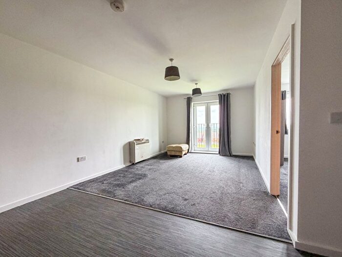 2 Bedroom Flat For Sale In Southgate Way, Dudley, West Midlands, DY1