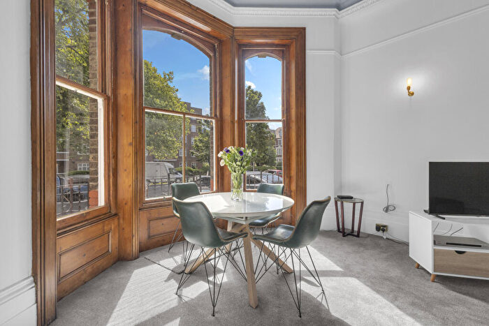 2 Bedroom Flat For Sale In Earls Avenue, Folkestone, CT20