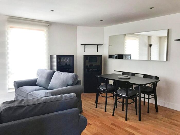 2 Bedroom Flat To Rent In The Boulevard, Leeds, West Yorkshire, Uk, LS10