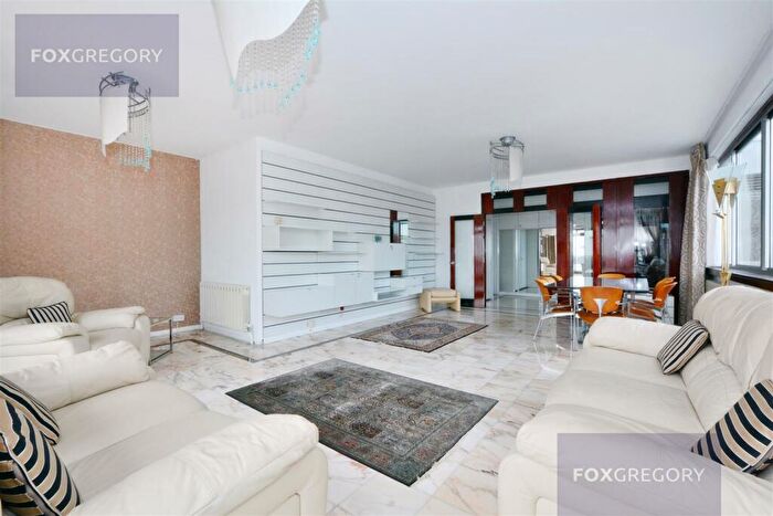 4 Bedroom Apartment To Rent In London House, Avenue Road, St Johns Wood, NW8