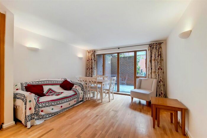 2 Bedroom Flat To Rent In Tufton Street, London, SW1P