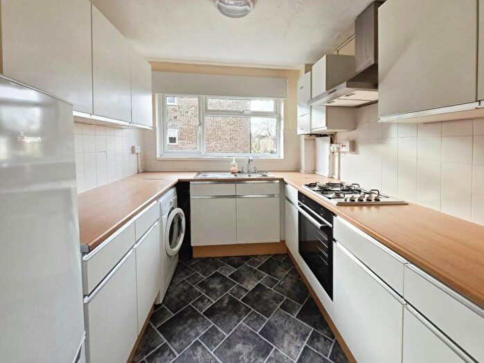 1 Bedroom Flat For Sale In Mortlake Close, Beddington, CR0