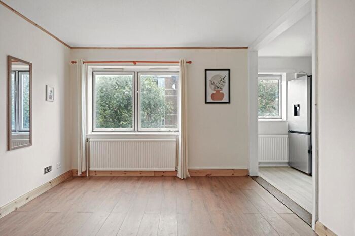 1 Bedroom Maisonette To Rent In Calshot Street, Islington, N1