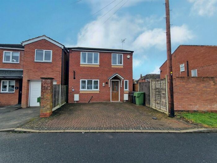 3 Bedroom Detached House To Rent In The Buckleys, Alvechurch, Birmingham, B48