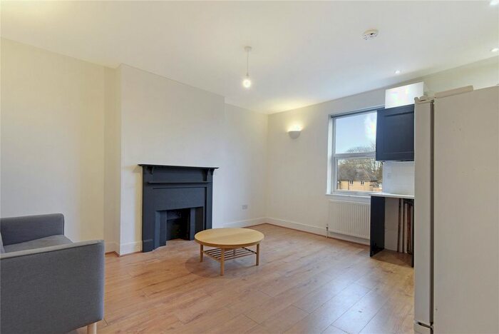 2 Bedroom Flat To Rent In Lordship Park, London, N16