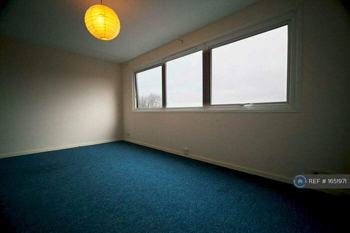 1 Bedroom Flat To Rent In King Henry's Drive, Lewes, BN7