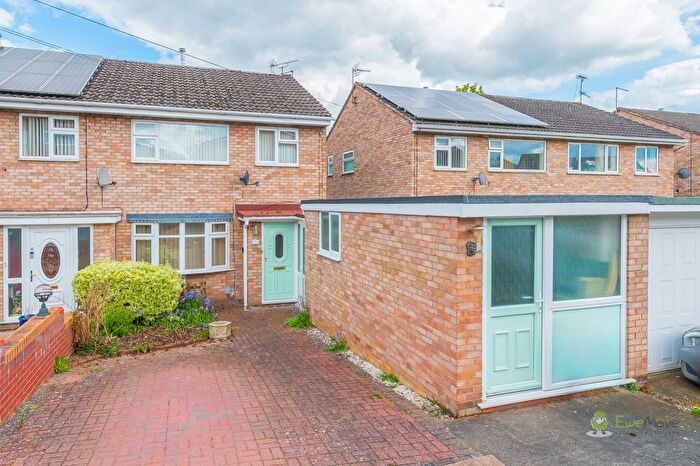 3 Bedroom Semi-Detached House For Sale In Walnut Drive, Shrewsbury, SY1