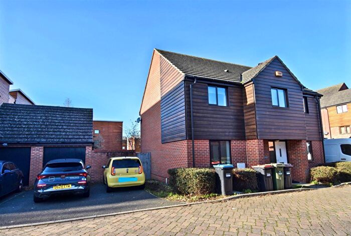 4 Bedroom Detached House To Rent In Culver Avenue, Milton Keynes, Broughton, MK10