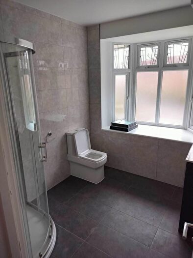 3 Bedroom Flat To Rent In Brunswick Gardens, Hanger Lane, W5