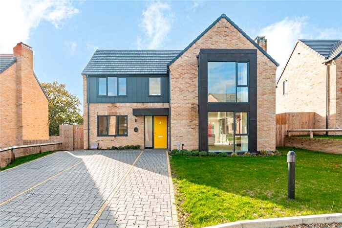 4 Bedroom Detached House For Sale In Woodlands Grove, Stapleford Abbotts, Romford, Essex, RM4
