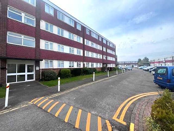 2 Bedroom Apartment To Rent In Templewood Court, New Road, Hadleigh, SS7