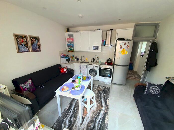 1 Bedroom Flat To Rent In Green Lanes, London, N8