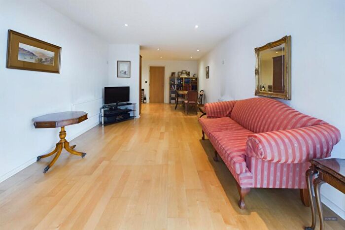 2 Bedroom Apartment For Sale In Sirocco, Channel Way, Southampton, SO14