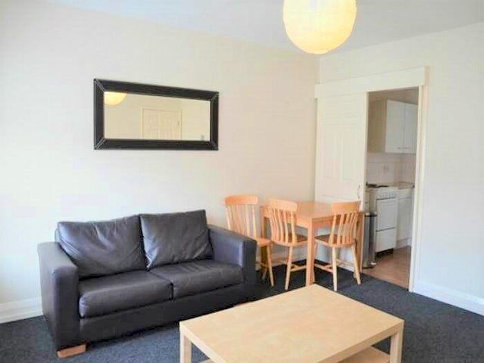 2 Bedroom Flat To Rent In Taylor's Court, City Centre, Newcastle Upon Tyne, NE1