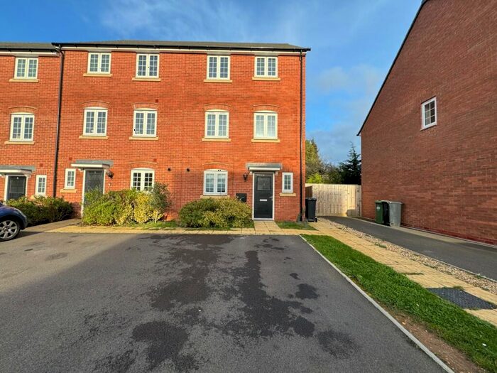 4 Bedroom End Of Terrace House To Rent In Diggs Close, Cawston, Rugby, Warwickshire, CV23
