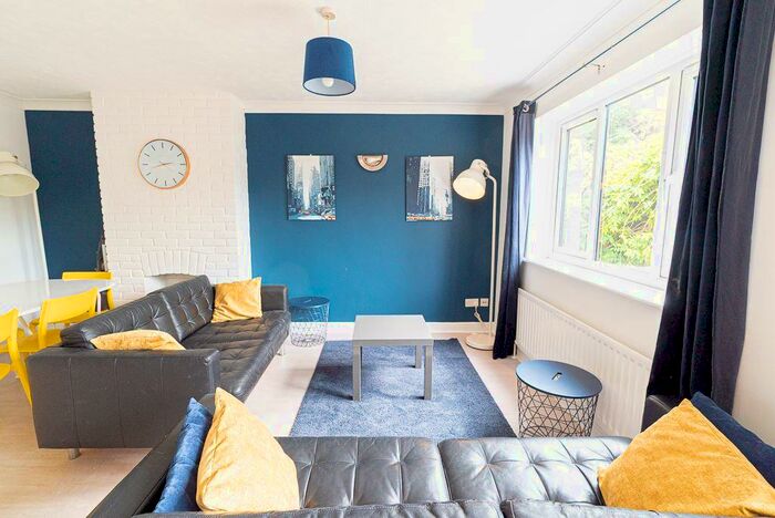 7 Bedroom Terraced House To Rent In Highcrown Mews, Southampton. Id #, SO17