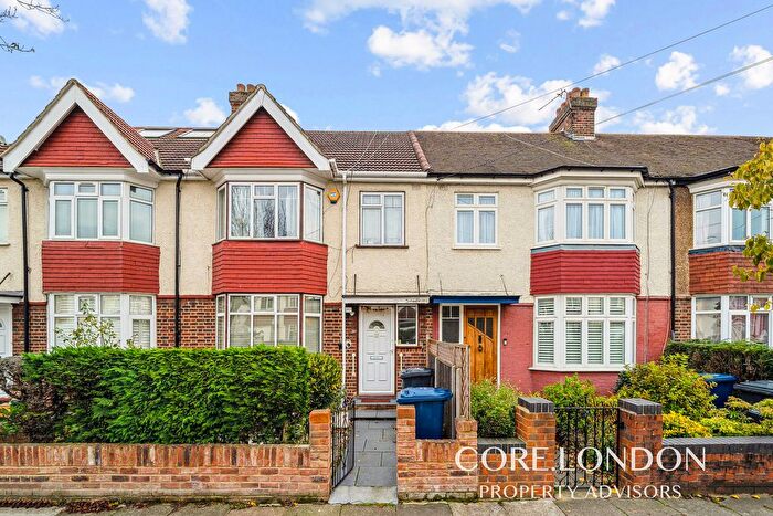 3 Bedroom Terraced House For Sale In Park View, London, W3