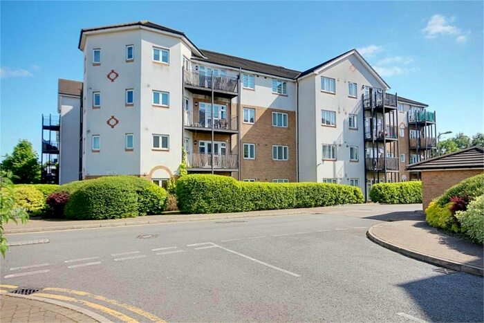 2 Bedroom Flat To Rent In Enstone Road, Enfield EN3