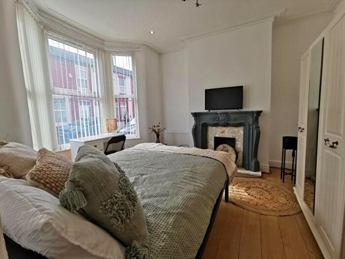 4 Bedroom Semi-Detached House To Rent In Lawrence Road, Liverpool, L15