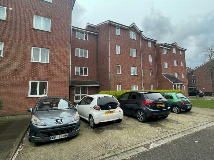 2 Bedroom Flat To Rent In Wren Close, Edmonton, London, N9