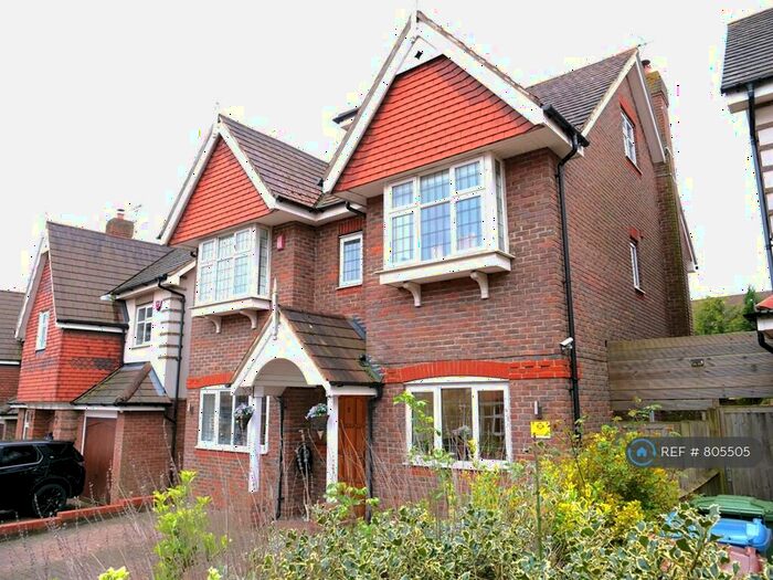 5 Bedroom Detached House To Rent In Claudius Close, Stanmore, HA7
