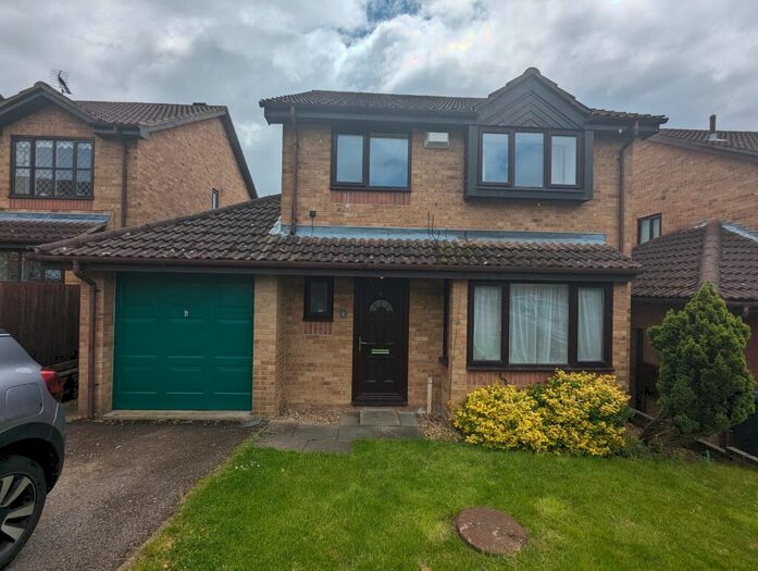 4 Bedroom Detached House To Rent In Kenmore Drive, Desborough, NN14