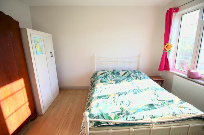 Studio To Rent In Noel Court, Bath Road, Hounslow, Greater London TW4